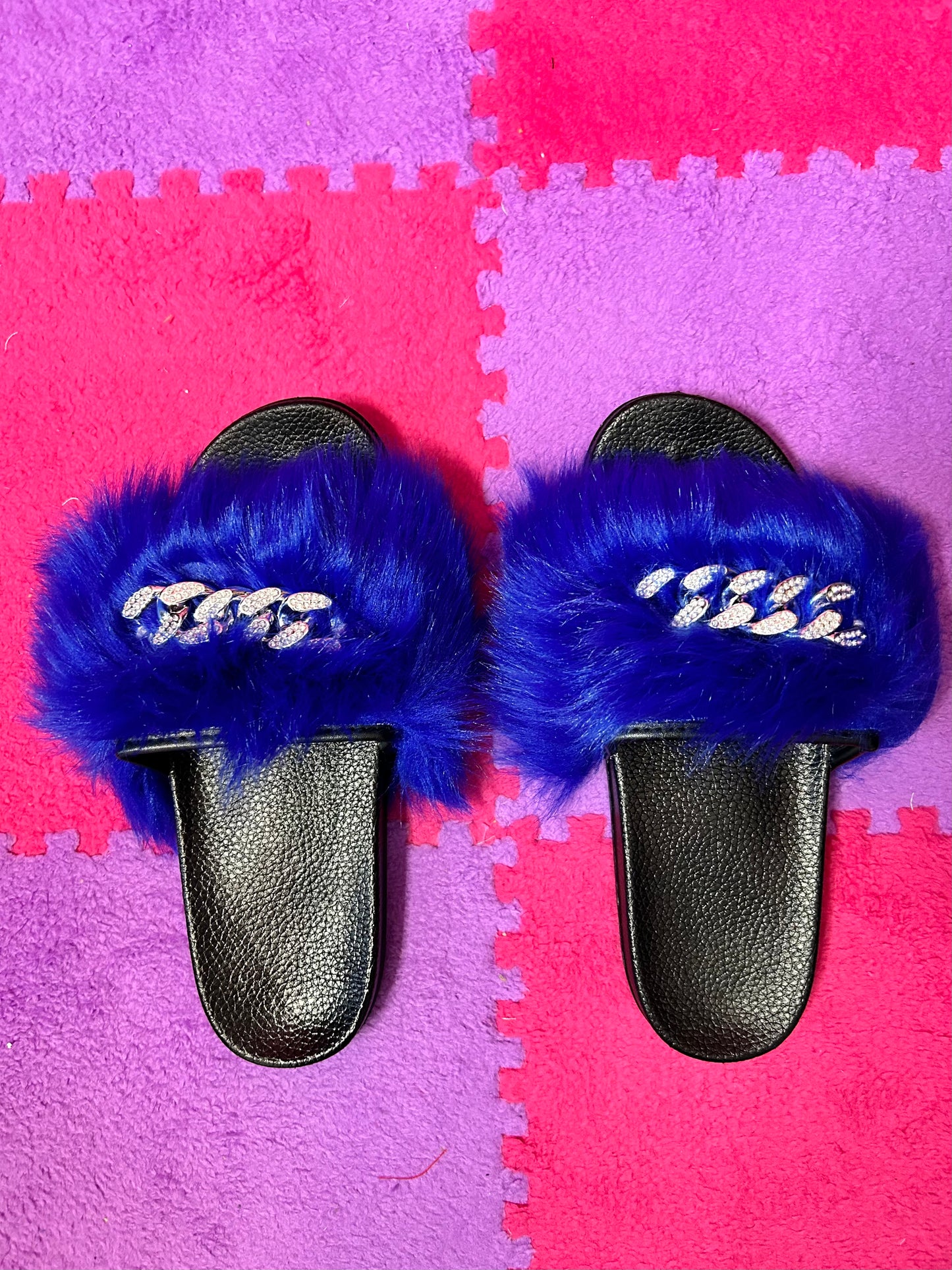 Fur Slides w/silver chain