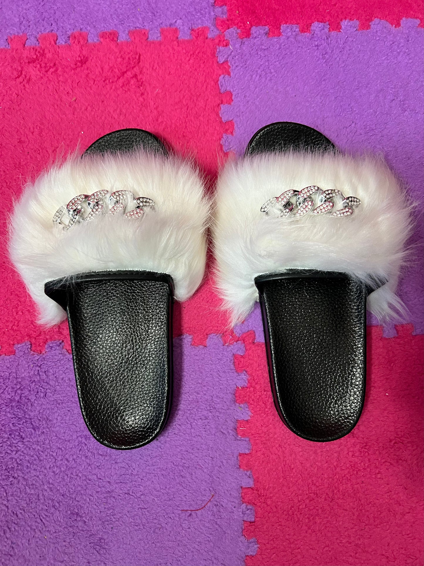 Fur Slides w/silver chain